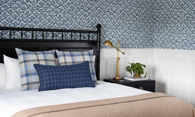 Kennebunkport Hotel | Perkins Suite at Kennebunkport Inn, Complimentary Breakfast, Free Parking