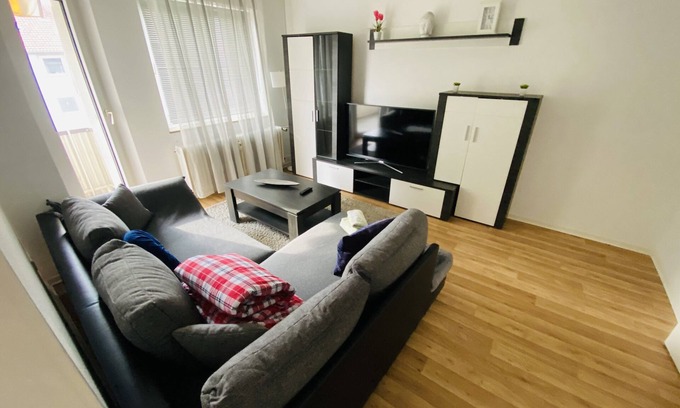 Bielefeld Apartment | Perle in Bielefeld + Eigner Parkplatz Inkl. Balkon