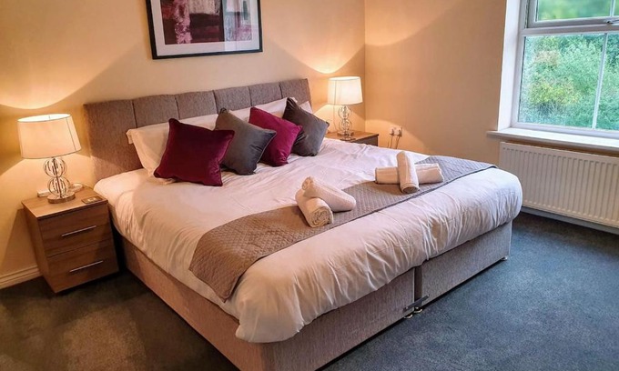 Barrow Gurney House | Perry House, Long Ashton, Bristol by Cliftonvalley Apartments