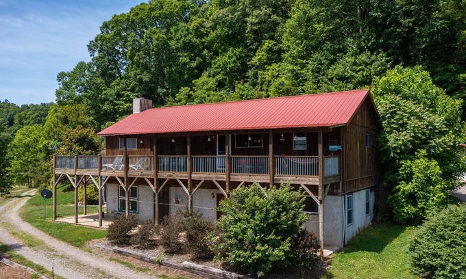 Leicester House | PERSIMMON GREEN FARMSTEAD