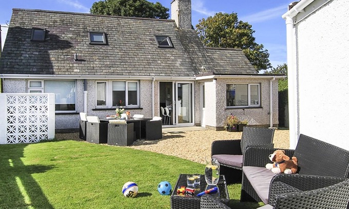 Edern Cottage | PERTHI, pet friendly, with open fire in Morfa Nefyn