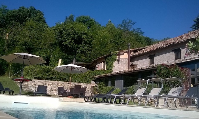Monteciccardo Villa | PesaroUrbino farmhouse villa with saltwater pool sea view. T. Vendrosella
