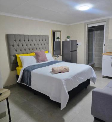 Ermelo House | Peshline Guest House Unit 0