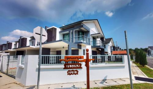 Batu Pahat House | Pesona Suri Homestay