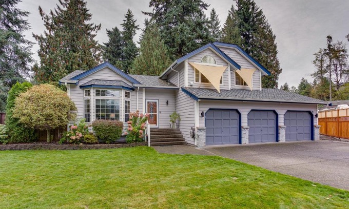 Bonney Lake House | Pet and Family Friendly Bonney Lake Home Game Room