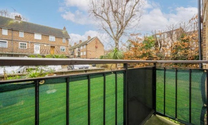 Chiswick Riverside Apartment | Pet Friendly 1bed Studio With Free Parking