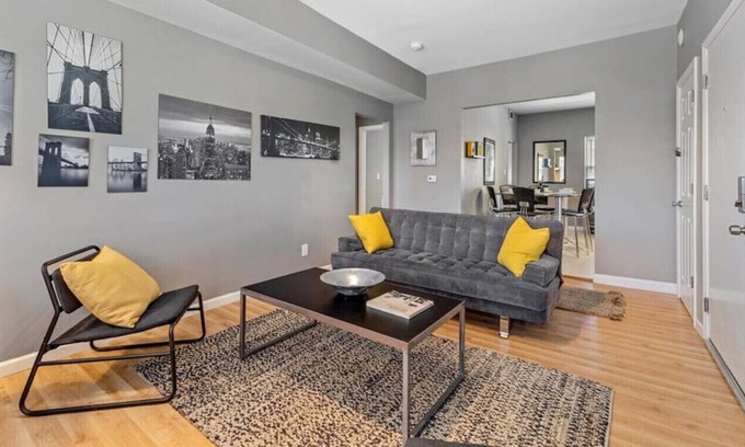 Mapleton/Fall Creek Apartment | Pet-Friendly 2BR| Convenient to Stadium & Downtown