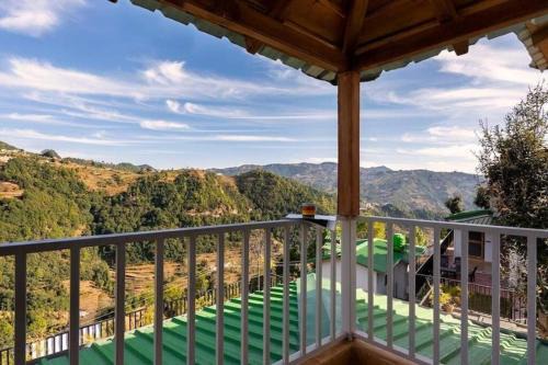 Kasiyalekh House | Pet-Friendly 2BR cottage w mountain view C4