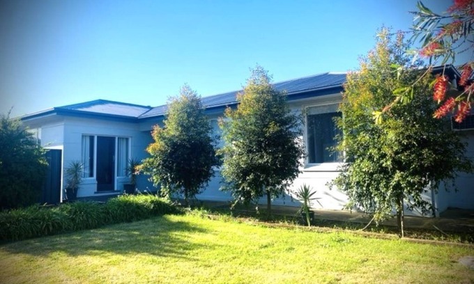 Penola House | Pet friendly 4 bedroom property in the heart of Penola.