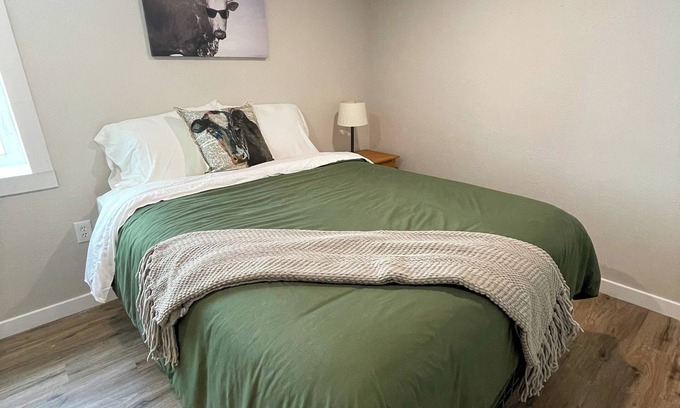 Ogallala House | Pet friendly - 4-bedroom house in enjoyable Ogallala with WiFi, AC