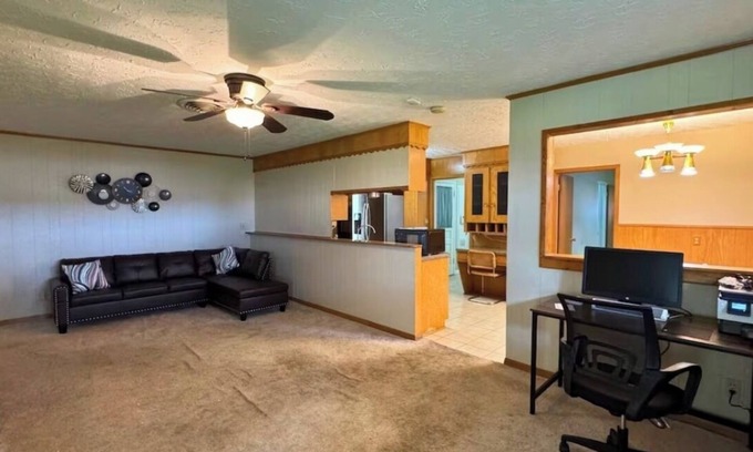 Baytown House | Pet-Friendly 4BR Retreat Near Parks & Dining