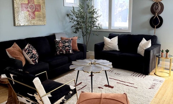Chestnut Hill House | Pet friendly, 5 Min to Downtown, gated parking
