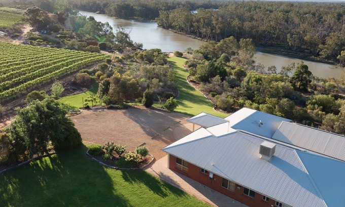 Murtho House | Pet friendly accommodation on the Murray River