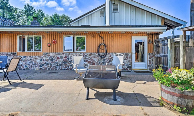 Amherst House | Pet-Friendly Amherst Earth Home Near Downtown