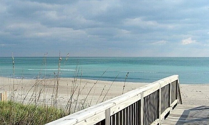 Emerald Isle Cottage | Pet Friendly And Cozy Oceanfront Cottage w/Views From Nearly Every Room