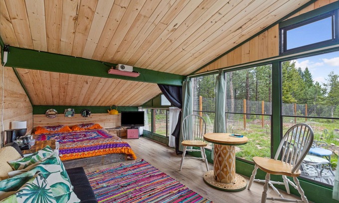 Missoula Cabin | Pet-friendly and Cozy "The Shed" with Garden Views + Hot Tub near Missoula