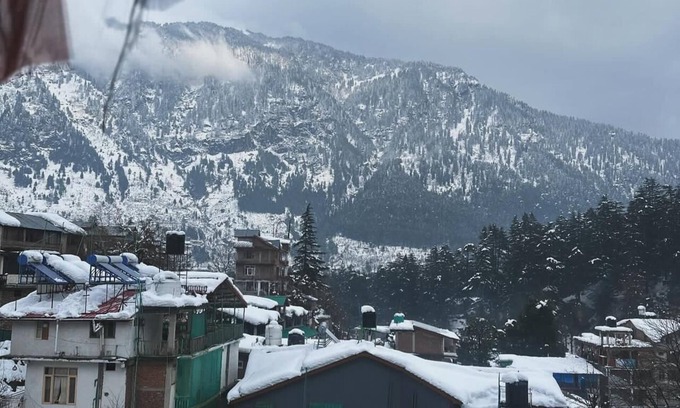 Old Manali Cottage | pet friendly and everything nearby in the heart of old manali