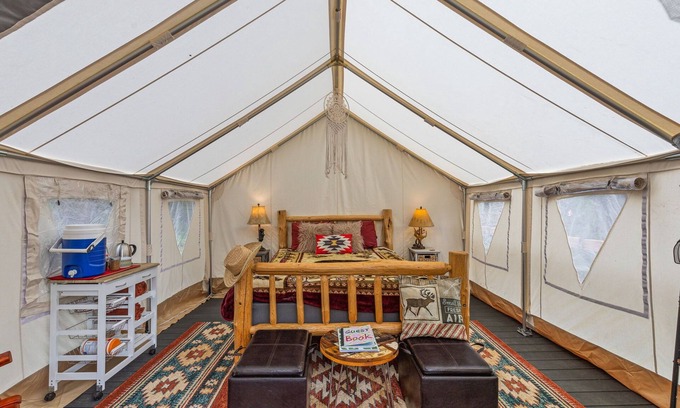 Missoula Cabin | Pet-friendly and Peaceful Glamping Tent "The Ranch Hand" + Hot Tub near Missoula