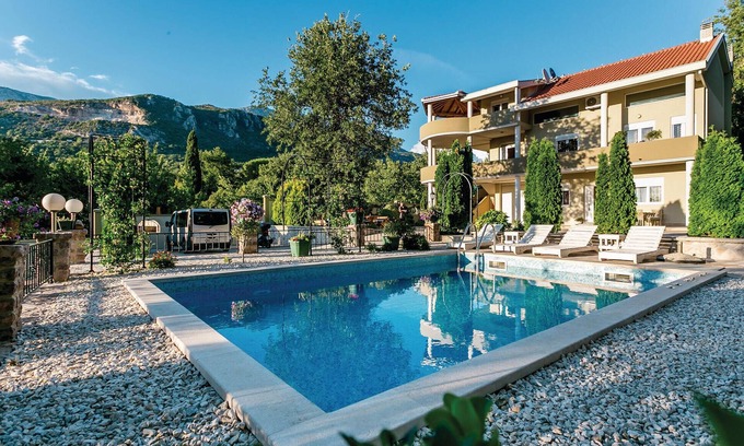Herceg Novi Apartment | Pet friendly apartment in Herceg Novi