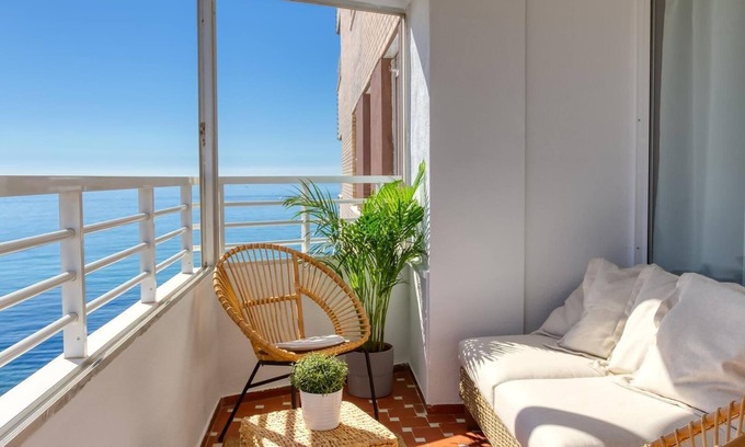 Torrevieja Apartment | Pet-Friendly Apartment 'Rumoholidays Luxury 3 bedrooms' with Sea View, Balcony, A/C & Wi-Fi