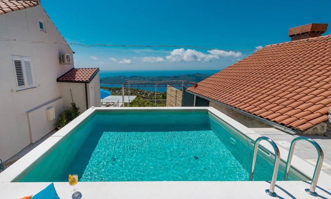 Dubrovacko Primorje Apartment | Pet friendly apartment in Dubravica