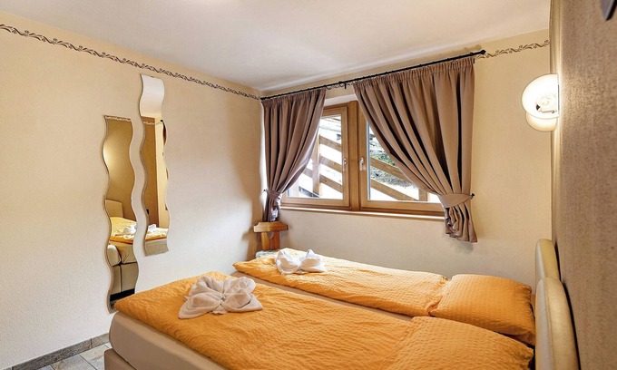Sant'Anna Apartment | Pet-Friendly Apartment 'Sandra Casa Claudia' with Mountain View