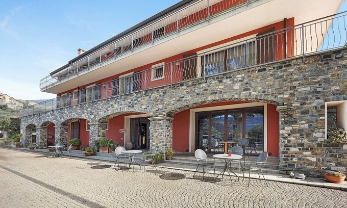 San Bartolomeo Apartment | Pet Friendly Apartment 'Messalina Agriturismo La Scuderia' with Wi-Fi