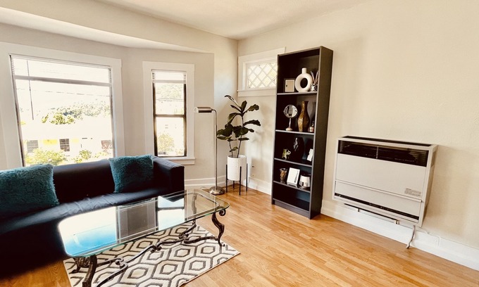 Oakland Apartment | Pet- Friendly, apartment in Oakland