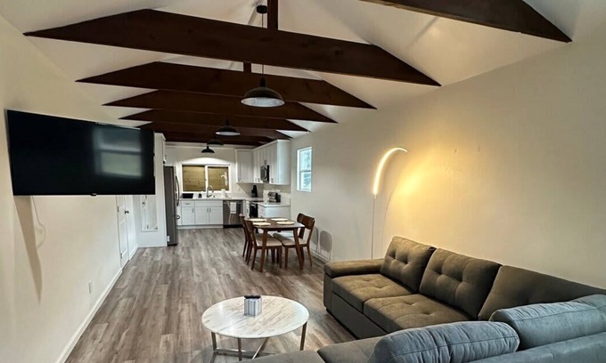Lake Wohlford Apartment | Pet Friendly Apt B. North of San Diego