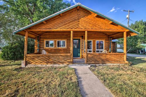 Augusta House | Pet-Friendly Augusta Cabin - Walk to Main Street!