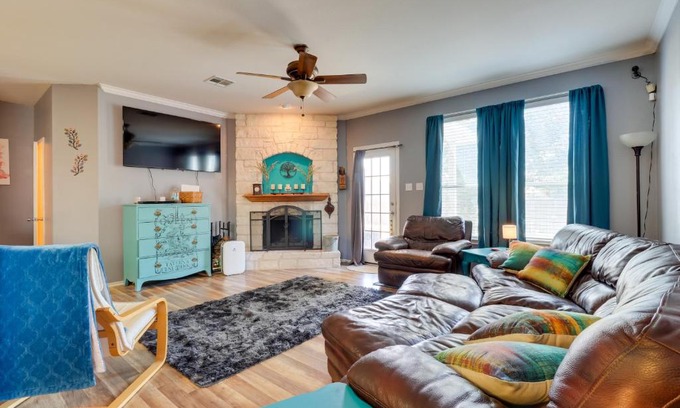 Hutto House | Pet-Friendly Austin Area Home with Outdoor Oasis