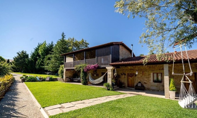 Amares House | Pet Friendly | Barbecue | Pool | MyStay