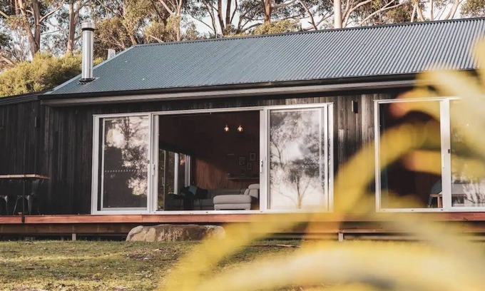 Alonnah House | Pet friendly beach/nature re-set for couples