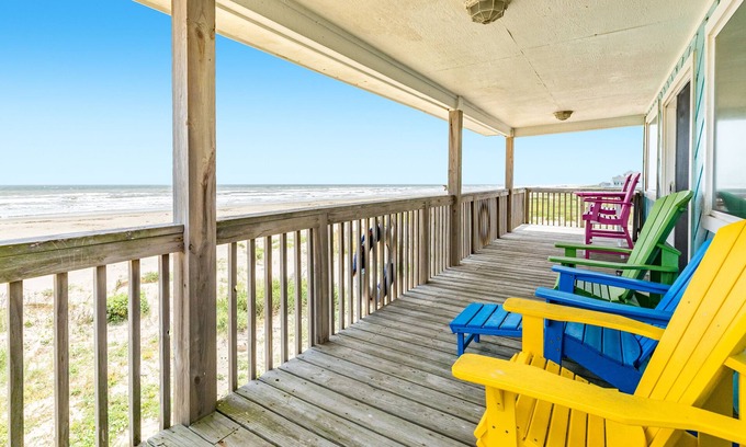 Galveston House | Pet Friendly Beachfront Home inlc. Patio w/Tiki Bar & Great Gulf Views