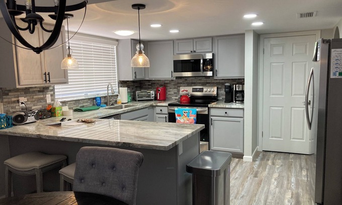 Fountain of the Sun House | PET Friendly-Beautiful "home away from home" in 55+ FOS