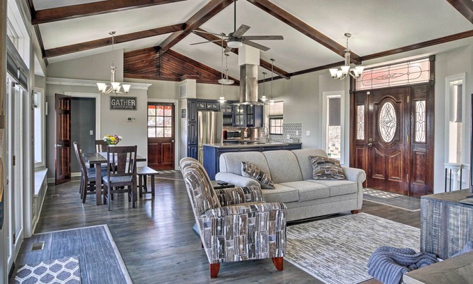 Branson West House | Pet-Friendly Branson Area Home: Hot Tub, Game Room