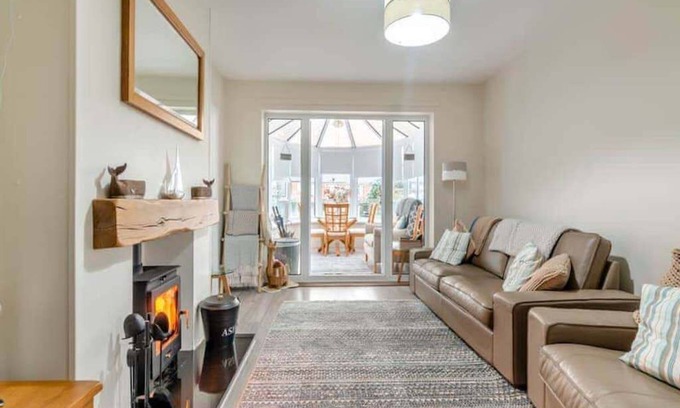 Hornsea House | Pet friendly Bungalow with garden, Hornsea, East Yorkshire Coast