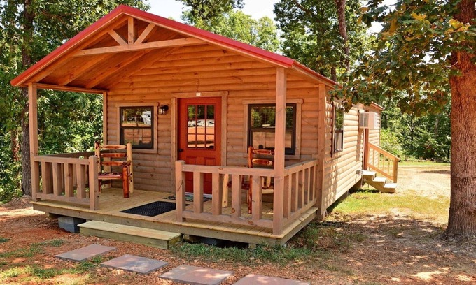 Buchanan House | PET FRIENDLY 🐾 Cabin#2 Swan Bay Cabins & RV Park, Paris Tn, Kentucky Lake