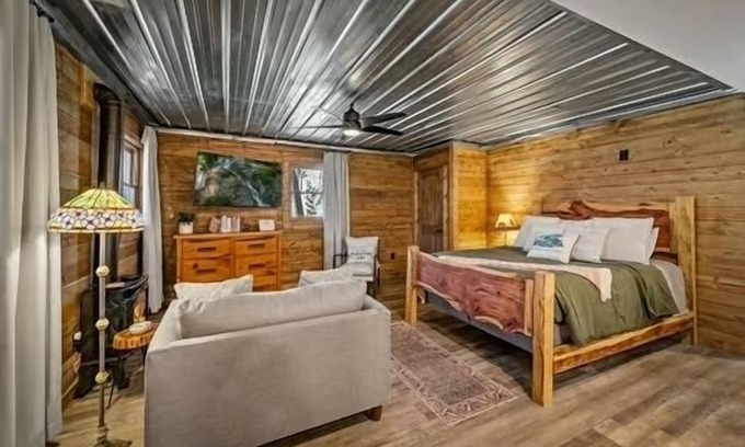 Ellijay Cabin | Pet Friendly Cabin in Ellijay Gann