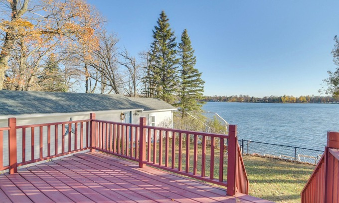 Dent Cabin | Pet-Friendly Cabin on Star Lake: Fire Pit & Grill!