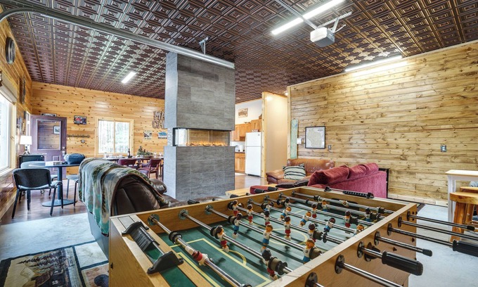 Pepin Cabin | Pet-Friendly Cabin Retreat: Walk to Lake Pepin!
