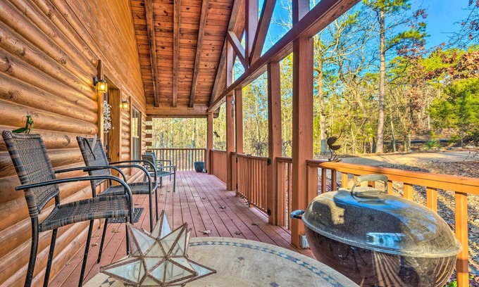Cabot Cottage | Pet-friendly Cabot Cabin w/Fenced Yard!
