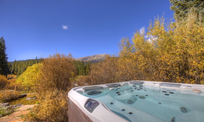 Valley of the Blue House | Pet Friendly! CLEAN! Private Hot Tub. Sunny. Secluded. Views!