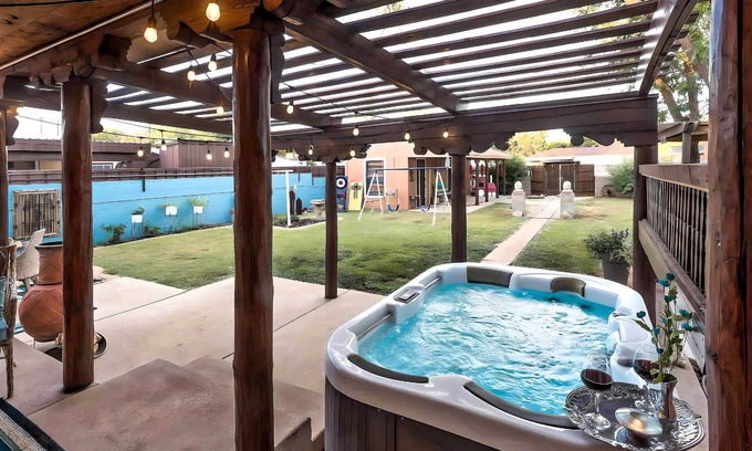 Clovis House | Pet-Friendly Clovis Home: Yard, Pergola & Hot Tub