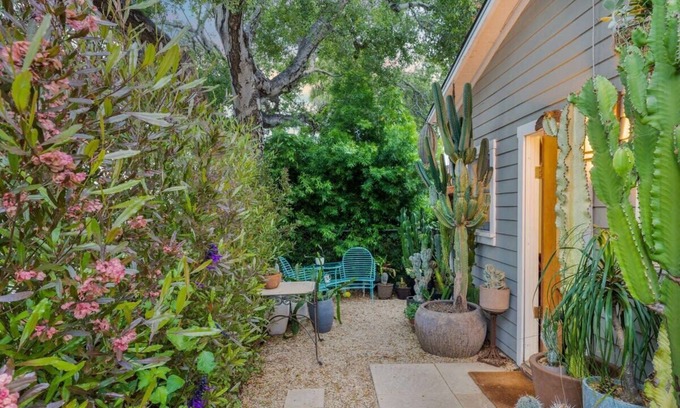 Laguna House | Pet-Friendly Coastal Hideaway| Steps from State St