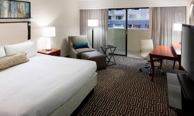 Fairfax Hotel | Pet-Friendly Comfort Near Fairfax Museum & Visitor Center | Free Parking