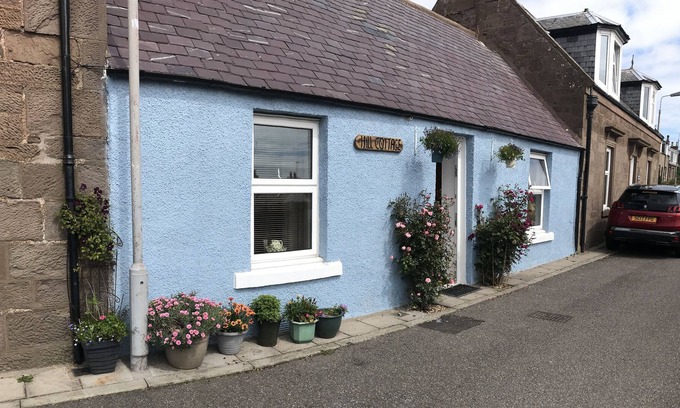 Johnshaven Cottage | Pet Friendly Cottage in Coastal Village