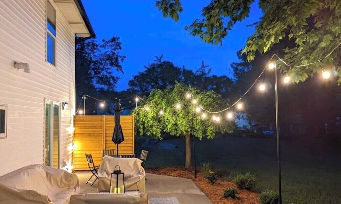 Fennville House | Pet-friendly country home near beaches, wineries