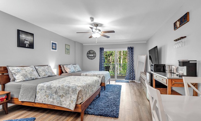 Elkhart Lake Villa | Pet Friendly Courtyard View