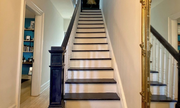 Oakdale House | Pet friendly, cozy home walking distance to everything Hudson has to offer.